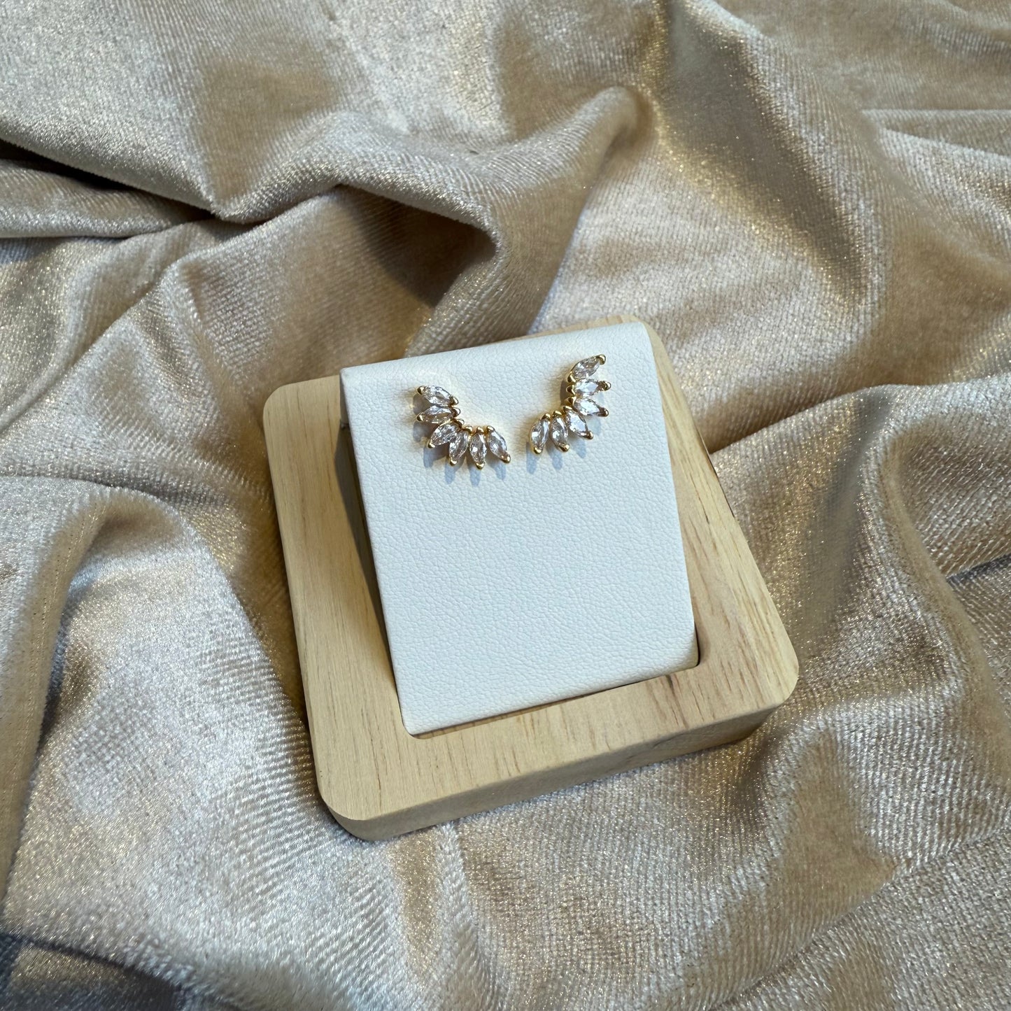Ornate Fan Crystal 18m Gold Plated Stud