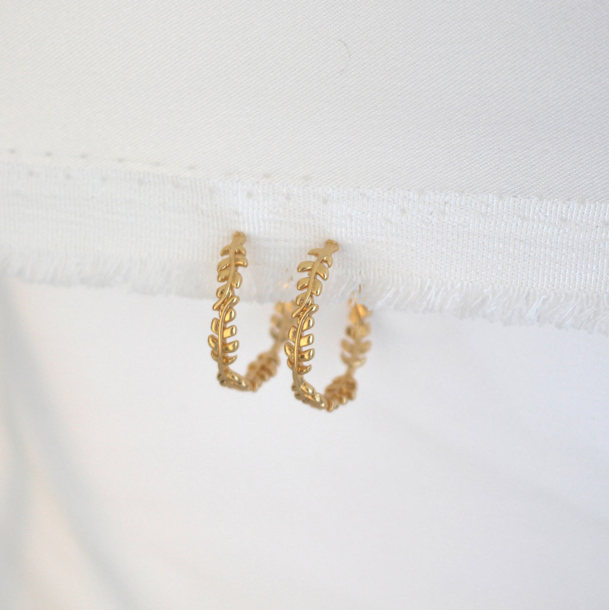 Vines Medium Open Hoop 18k Gold Plated